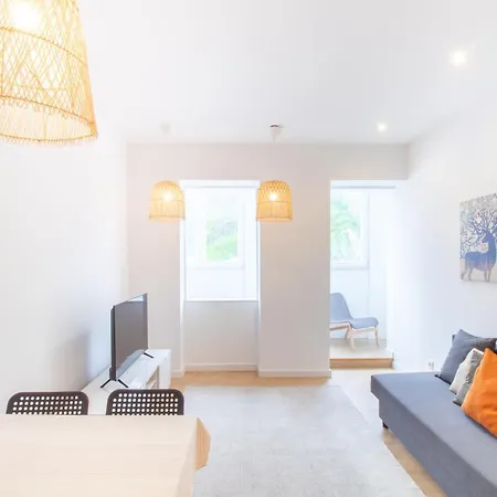 Serafina 1st Floor 2br With Swimingpool * Lisboa