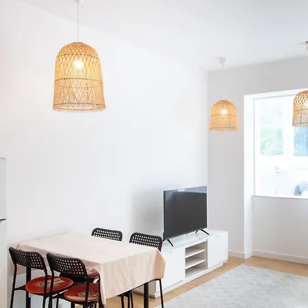 Serafina 1st Floor 2br With Swimingpool *