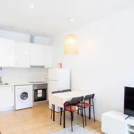 Serafina 1st Floor 2br Apartment Lisbon